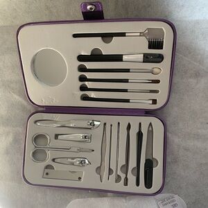 NIB Portable Manicure and Makeup Brush Set
